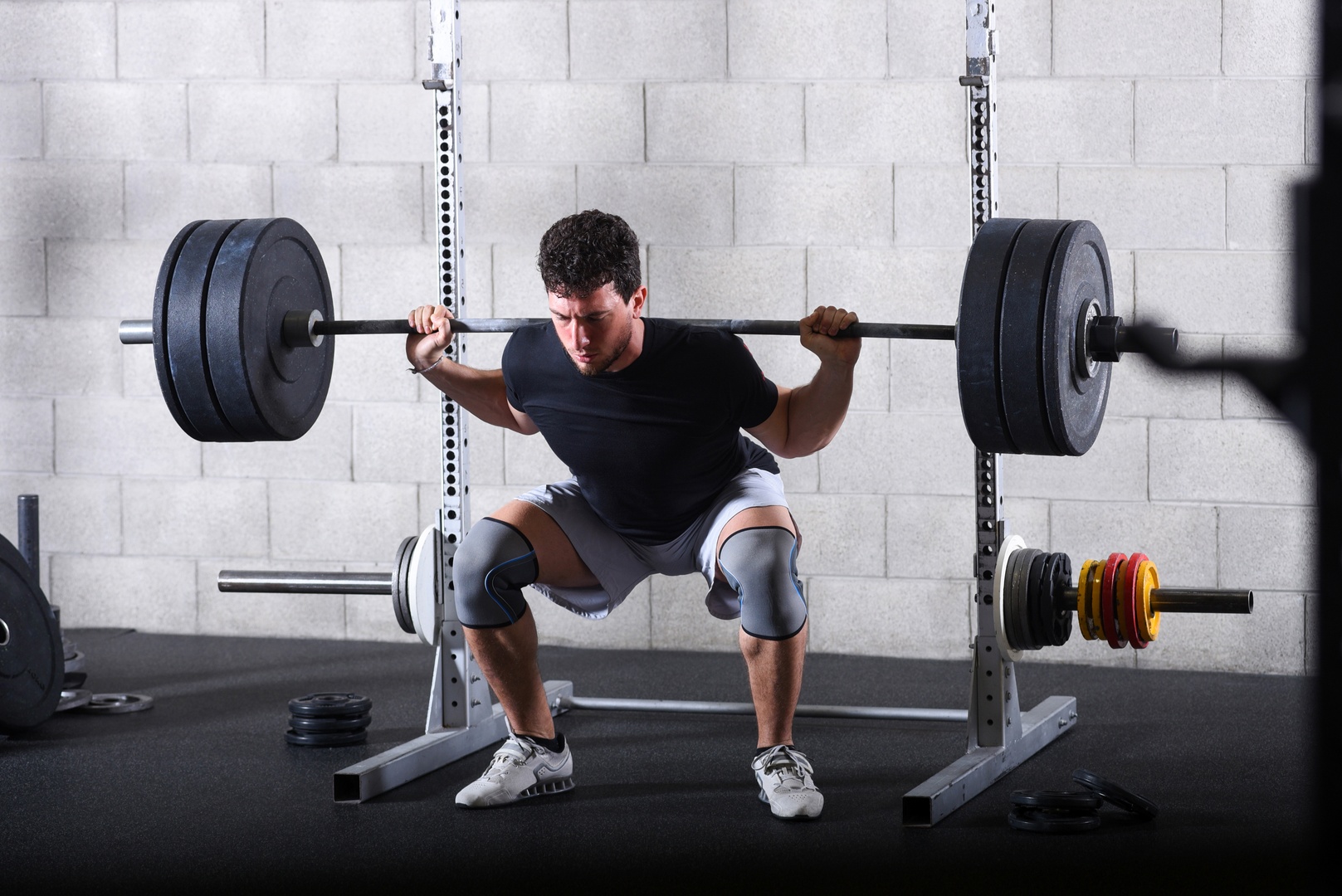 Knee Wraps vs. Knee Sleeves - Do They Really Help Prevent Injury?